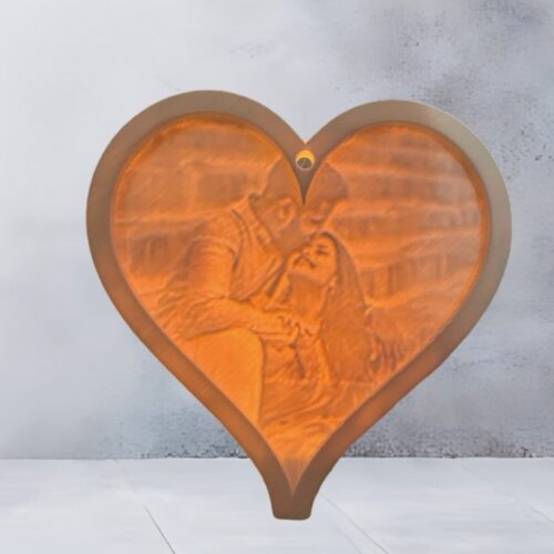 PERSONALIZIRANA SVIJETILJKA U OBLIKU SRCA SA VAŠOM SLIKOM