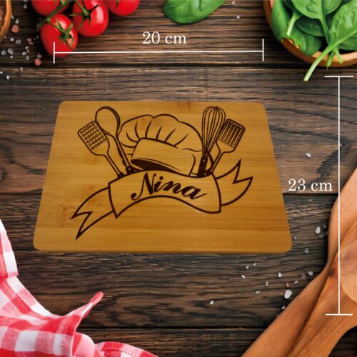 SET SA PERSONALIZIRANOM GRAVURA NA DRVENU DASKU I ŽLICE ZA SALATU