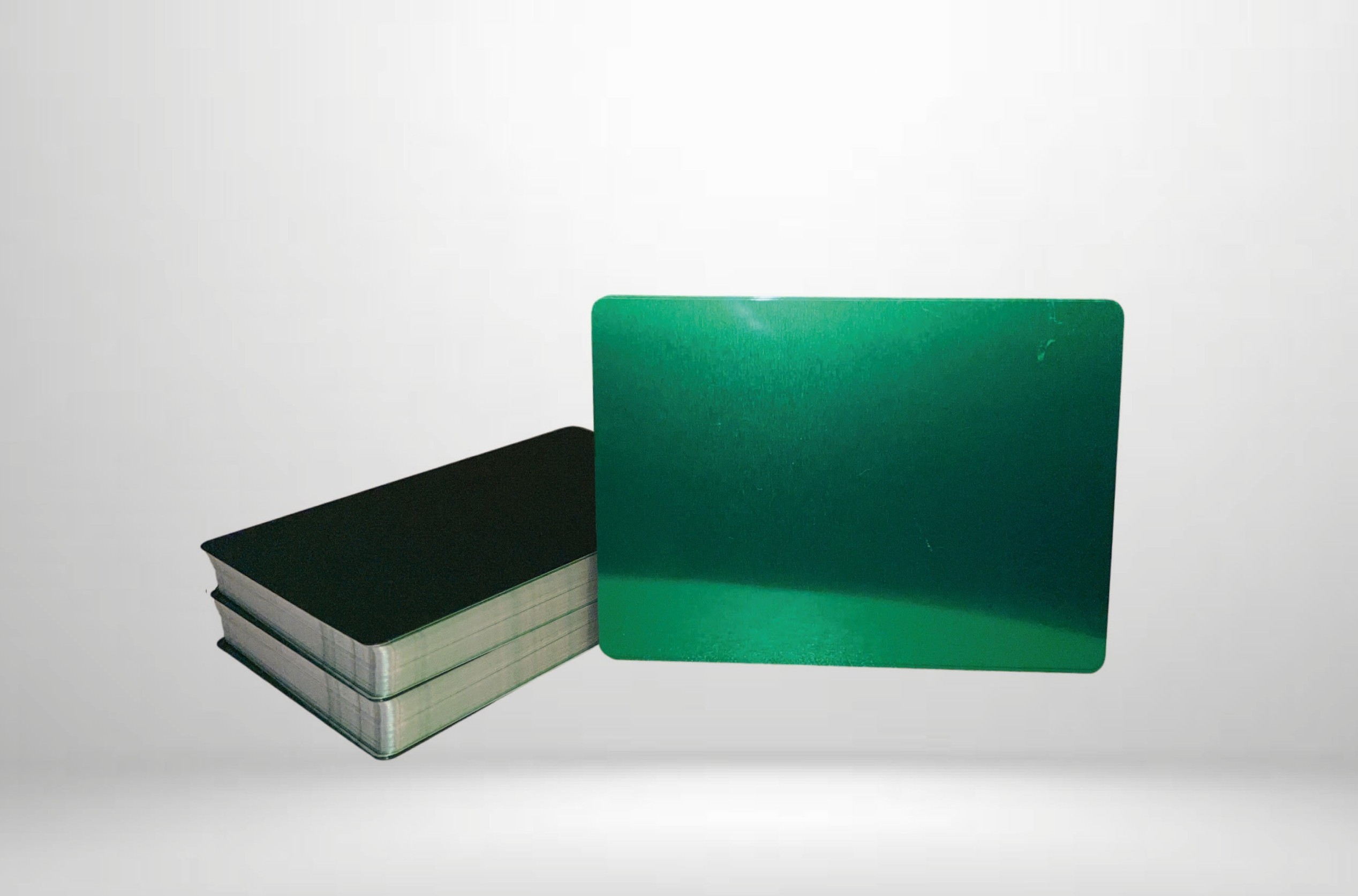 PERSONALIZIRANA GRAVURA NA ALUMINIJSKE VIZITKE - ZELENA
