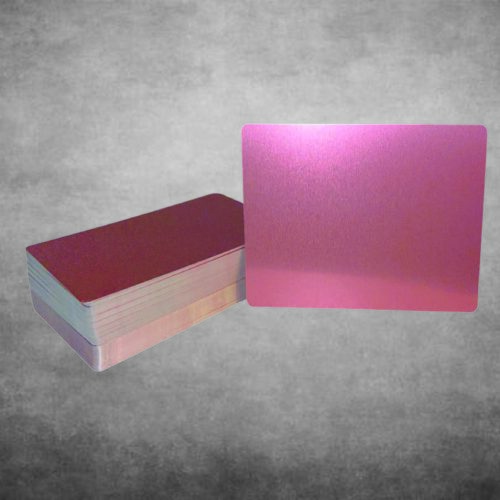 PERSONALIZIRANA GRAVURA NA ALUMINIJSKE VIZITKE – ROZA